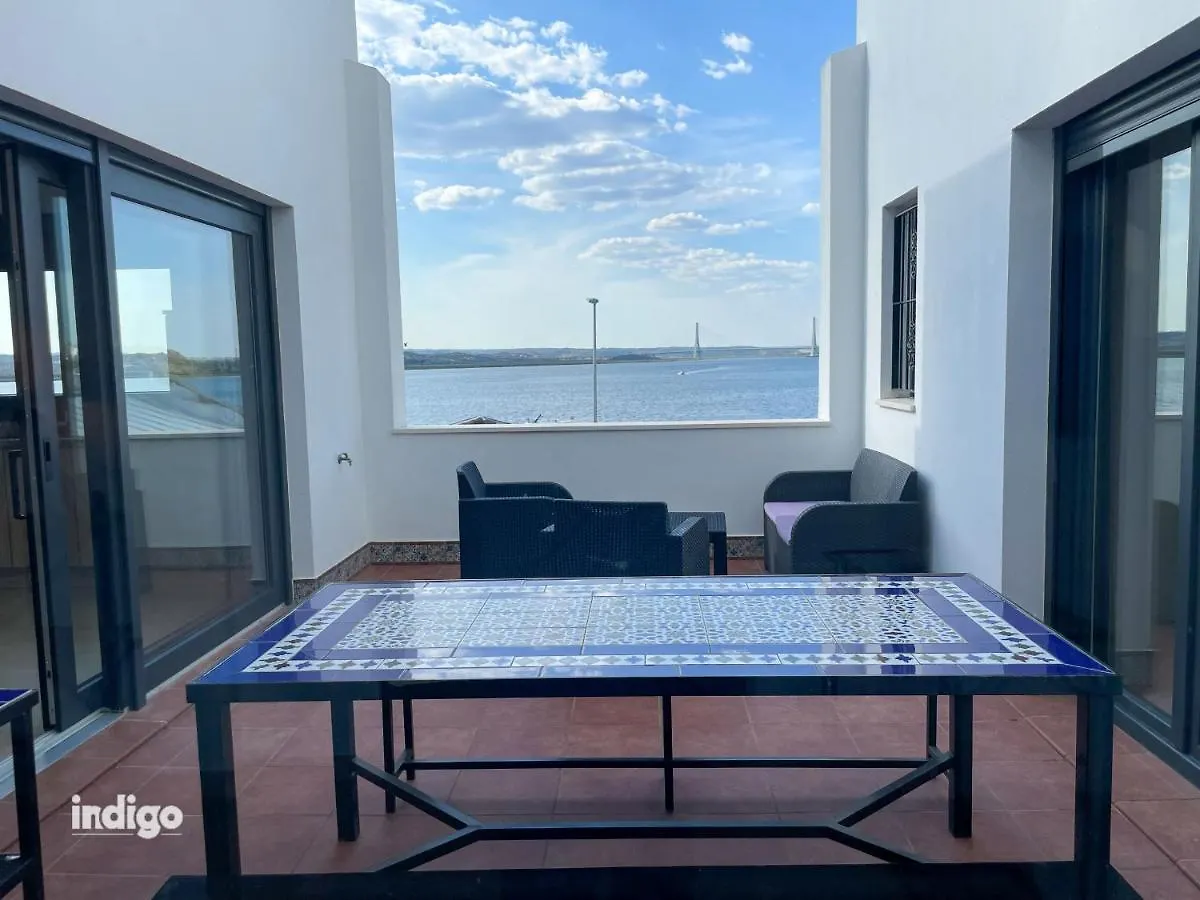 Dek001 Riverview Modern Townhouse In Centre Of Ay Ayamonte